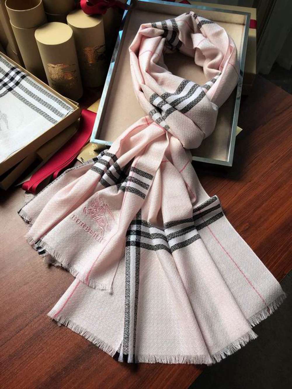 Bv*b*rry Scarf